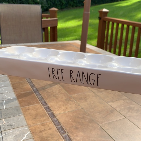 New Rae Dunn FREE RANGE 12 Egg Tray - Picture 5 of 5